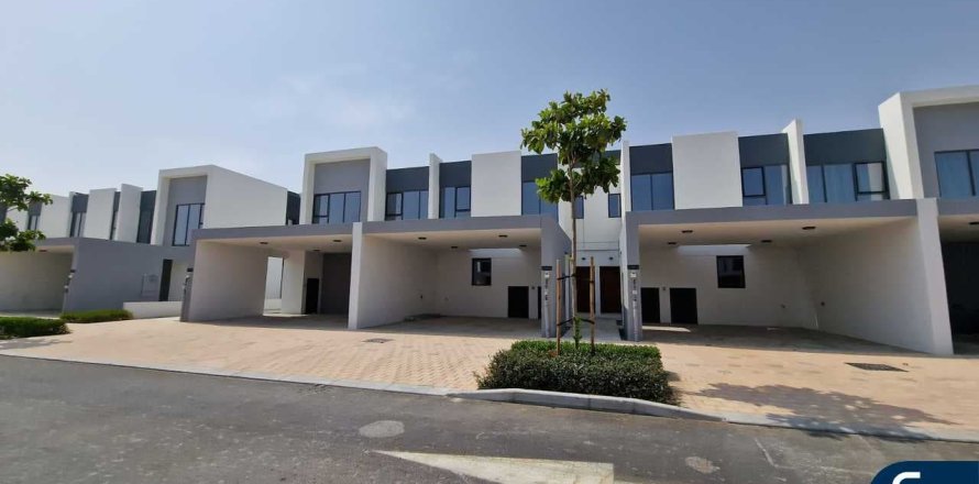 Villa in Dubai Land, Dubai, VAE 3 slaapkamers, 184 vr.m. nr 667453