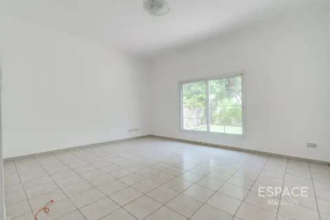 The Lakes, Dubai, BAE’de kiralık villa 3 yatak odası, 315 m&sup2; No 738222 - fotoğraf 2