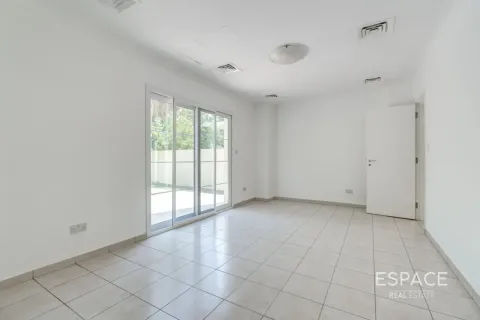 The Lakes, Dubai, BAE’de kiralık villa 3 yatak odası, 315 m&sup2; No 738222 - fotoğraf 4