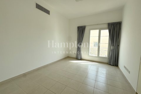Vila di Meadows, Dubai, UEA 4 kamar tidur, 595.51008806 m2 nomor 583425 - foto 1