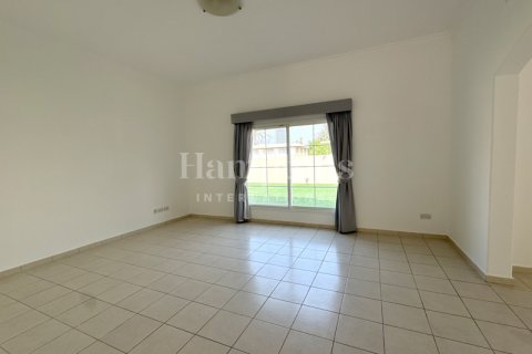Vila di Meadows, Dubai, UEA 4 kamar tidur, 595.51008806 m2 nomor 583425 - foto 3