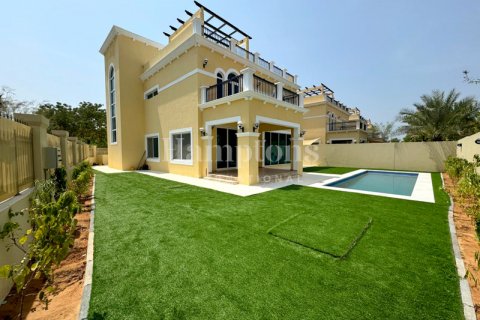 Villa in Jumeirah Park, Dubai, UAE 4 bedrooms, 538.85969672 sq.m. № 583423 - photo 12