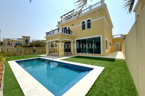 Villa in Jumeirah Park, Dubai, UAE 4 bedrooms, 538.85969672 sq.m. № 583423 - photo 1