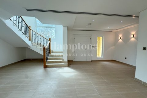 Villa in Jumeirah Park, Dubai, UAE 4 bedrooms, 538.85969672 sq.m. № 583423 - photo 5