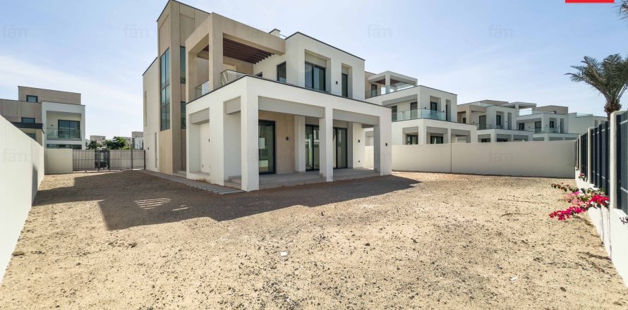 Villa à Dubai, EAU: 4 chambres, 569.1 m2 № 692902