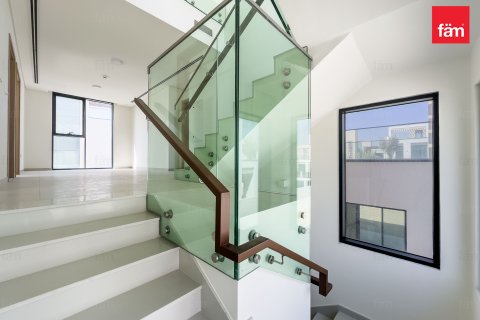 Villa à louer à Dubai, EAU 4 chambres, 569.1 m2 № 692902 - photo 8