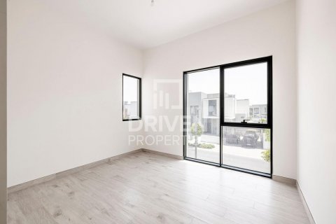Villa te huur in Al Furjan, Dubai, VAE 4 slaapkamers, 570 vr.m., nr 603105 - foto 16