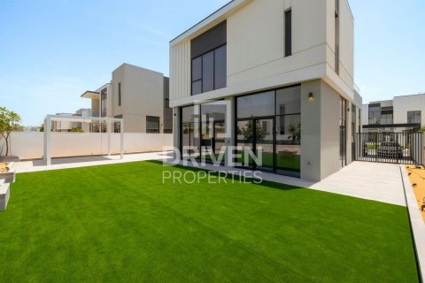 Villa te huur in Al Furjan, Dubai, VAE 4 slaapkamers, 570 vr.m., nr 603105 - foto 8