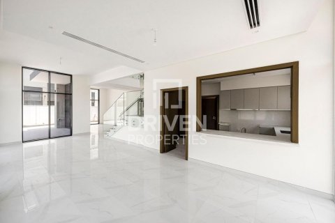 Villa te huur in Al Furjan, Dubai, VAE 4 slaapkamers, 570 vr.m., nr 603105 - foto 2