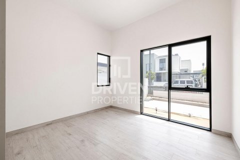 Villa te huur in Al Furjan, Dubai, VAE 4 slaapkamers, 570 vr.m., nr 603105 - foto 9