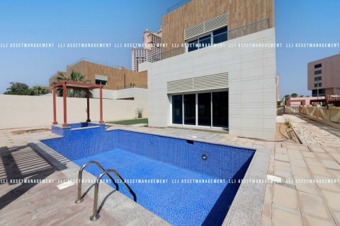 Apartment sa Abu Dhabi, UAE 5 silid-tulugan, 612.2 sq.m. № 571524 - larawan 1