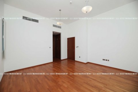 Apartment sa Abu Dhabi, UAE 5 silid-tulugan, 612.2 sq.m. № 571524 - larawan 12