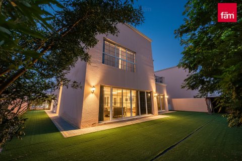 Villa zur Miete in Dubai, VAE 4 Schlafzimmer, 470.8 m2 Nr. 701397 - Foto 29