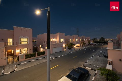 Villa zur Miete in Dubai, VAE 4 Schlafzimmer, 470.8 m2 Nr. 701397 - Foto 28