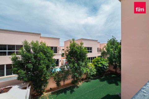 Villa zur Miete in Dubai, VAE 4 Schlafzimmer, 470.8 m2 Nr. 701397 - Foto 21