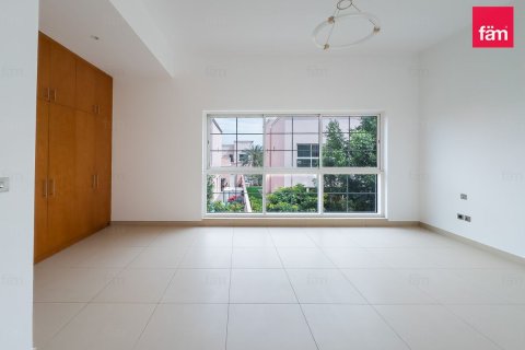 Villa zur Miete in Dubai, VAE 4 Schlafzimmer, 470.8 m2 Nr. 701397 - Foto 14