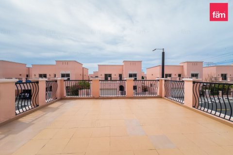 Villa zur Miete in Dubai, VAE 4 Schlafzimmer, 470.8 m2 Nr. 701397 - Foto 20