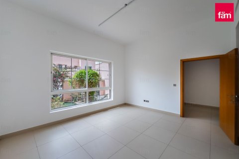 Villa zur Miete in Dubai, VAE 4 Schlafzimmer, 470.8 m2 Nr. 701397 - Foto 25