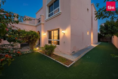 Villa zur Miete in Dubai, VAE 4 Schlafzimmer, 470.8 m2 Nr. 701397 - Foto 16
