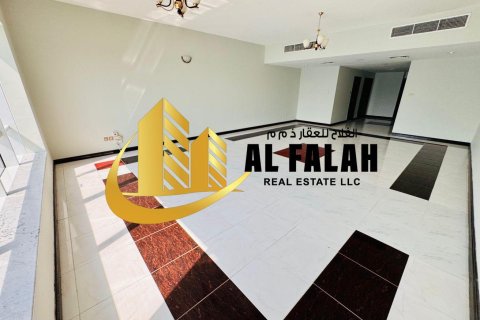 Apartament në Al Majaz, Sharjah, Emiratet e Bashkuara Arabe 4 dhoma gjumi, 325 m2. № 645435 - Foto 5