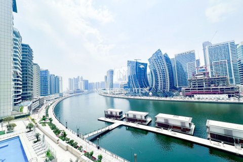 Apartemen di Business Bay, Dubai, UEA 2 kamar tidur, 124 m2 nomor 663687 - foto 12
