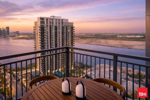 Apartament în Dubai, EAU 3 dormitoare, 154.9 mp.  №612448