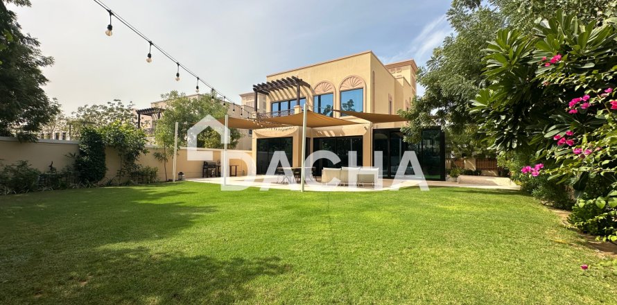 Villa asukohaga Jumeirah Village Triangle, Dubai, AÜE: 2 magamistoaga, 280 m² Nr 706475
