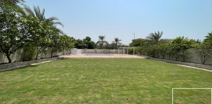 Vila v Jumeirah Park, Dubai, SAE 4 ložnice, 989.51 m² Č.: 747591