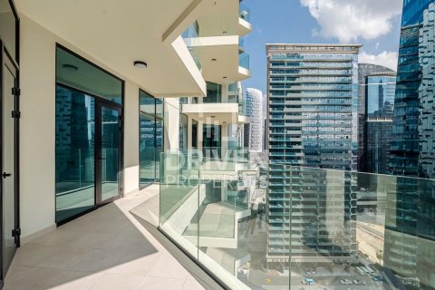 Снять в аренду квартиру в Бизнес-Бэй, Дубай, ОАЭ 2 спальни, 102м2, № 684463 - фото 3
