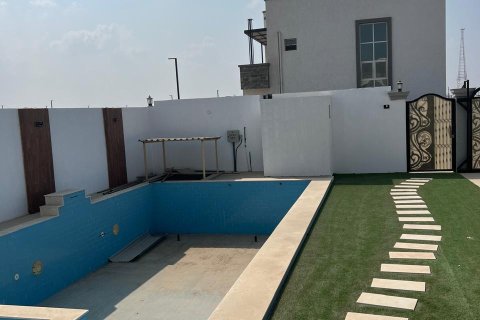 Villa te koop in Al Mairid, Ras Al Khaimah, VAE 2 slaapkamers, 450 vr.m., nr 656827 - foto 2