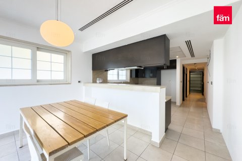 Villa te huur in Dubai, VAE 5 slaapkamers, 849 vr.m., nr 645540 - foto 10