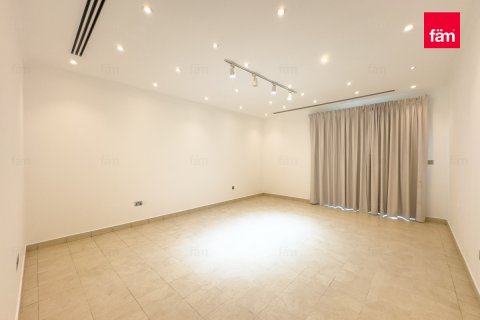 Villa te huur in Dubai, VAE 5 slaapkamers, 849 vr.m., nr 645540 - foto 17