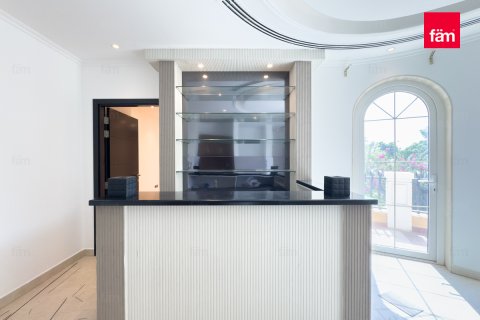 Villa te huur in Dubai, VAE 5 slaapkamers, 849 vr.m., nr 645540 - foto 16