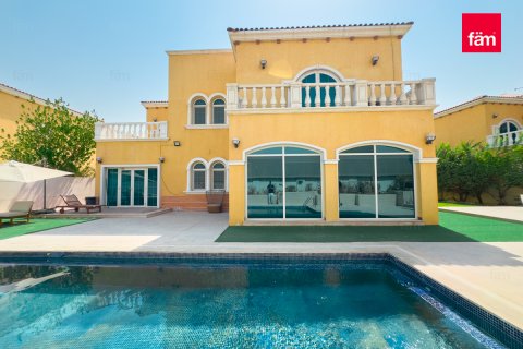 Villa te huur in Dubai, VAE 5 slaapkamers, 849 vr.m., nr 645540 - foto 2