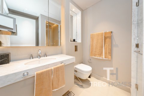 Apartment in Burj Khalifa, Dubai, UAE 2 bedrooms, 134 sq.m. № 597569 - photo 18