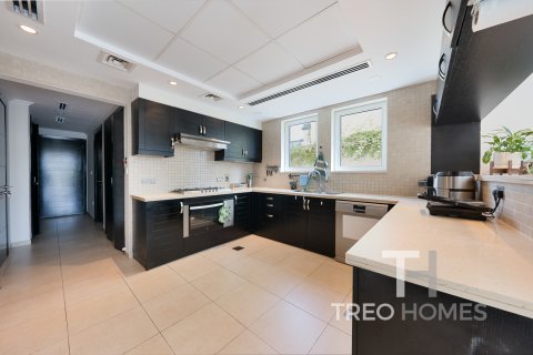 Vila v Jumeirah Park, Dubai, SAE 3 ložnice, 285 m² Č.: 597570 - fotografie 10