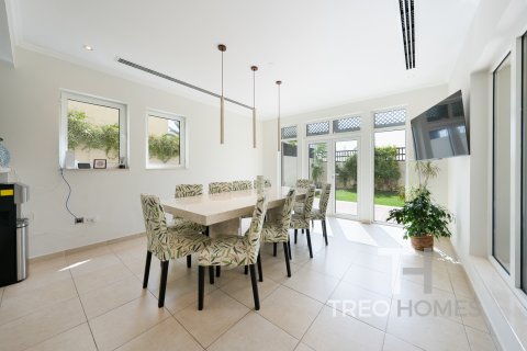 Vila v Jumeirah Park, Dubai, SAE 3 ložnice, 285 m² Č.: 597570 - fotografie 8