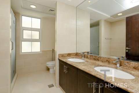 Villa in Mudon, Dubai, UAE 4 bedrooms, 636 sq.m. № 597567 - photo 25