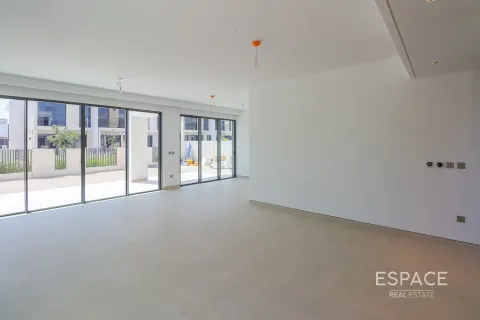 Зняти в оренду віллу в Tilal Al Ghaf, Дубай, ОАЕ 5 спалень, 406м2, № 661332 - фото 9