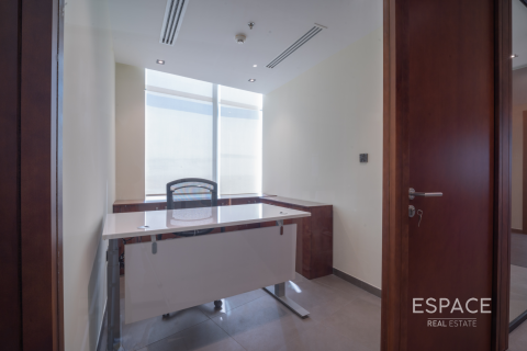 Birojs Jumeirah Lake Towers, Dubaijā, AAE 158 m2 Nr. 650295 - attēls 18