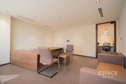 Birojs Jumeirah Lake Towers, Dubaijā, AAE 158 m2 Nr. 650295 - attēls 3