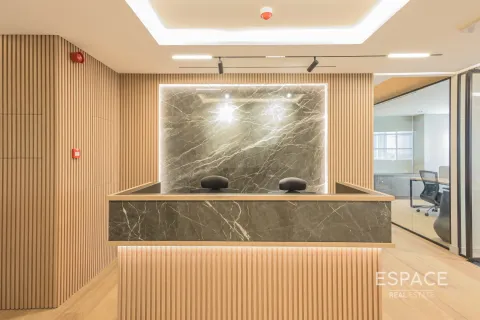 Zyrë në Jumeirah Lake Towers, Dubai, Emiratet e Bashkuara Arabe 157 m2. № 650294 - Foto 1