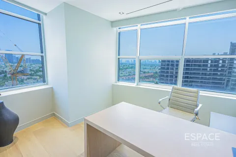 Office in Jumeirah Lake Towers, Dubai, UAE 157 sq.m. № 650294 - photo 10
