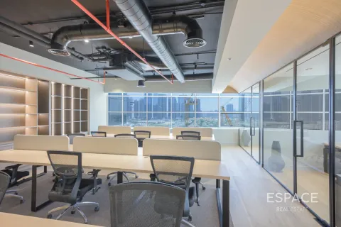 Office in Jumeirah Lake Towers, Dubai, UAE 157 sq.m. № 650294 - photo 6