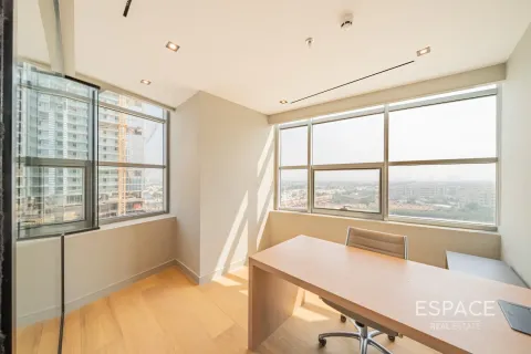 Escritório para arrendamento em Jumeirah Lake Towers, Dubai, EAU 157 m2 № 650294 - foto 5