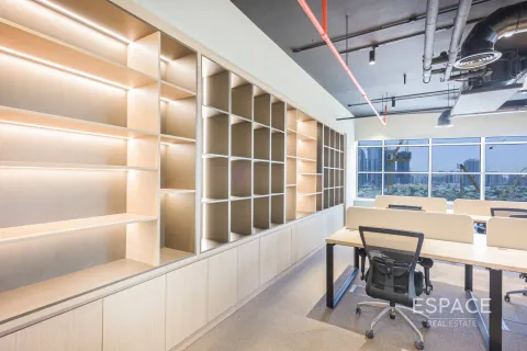 Zyrë në Jumeirah Lake Towers, Dubai, Emiratet e Bashkuara Arabe 157 m2. № 650294 - Foto 14