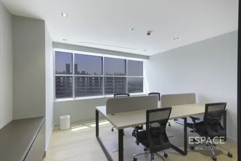 Office in Jumeirah Lake Towers, Dubai, UAE 157 sq.m. № 650294 - photo 18