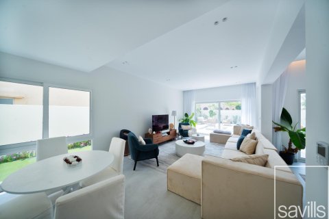 Villa in Meadows, Dubai, UAE 5 bedrooms, 353 sq.m. № 647364 - photo 7