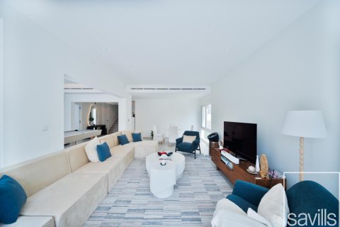 Villa in Meadows, Dubai, UAE 5 bedrooms, 353 sq.m. № 647364 - photo 9
