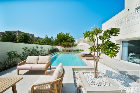 Villa in Meadows, Dubai, UAE 5 bedrooms, 353 sq.m. № 647364 - photo 4